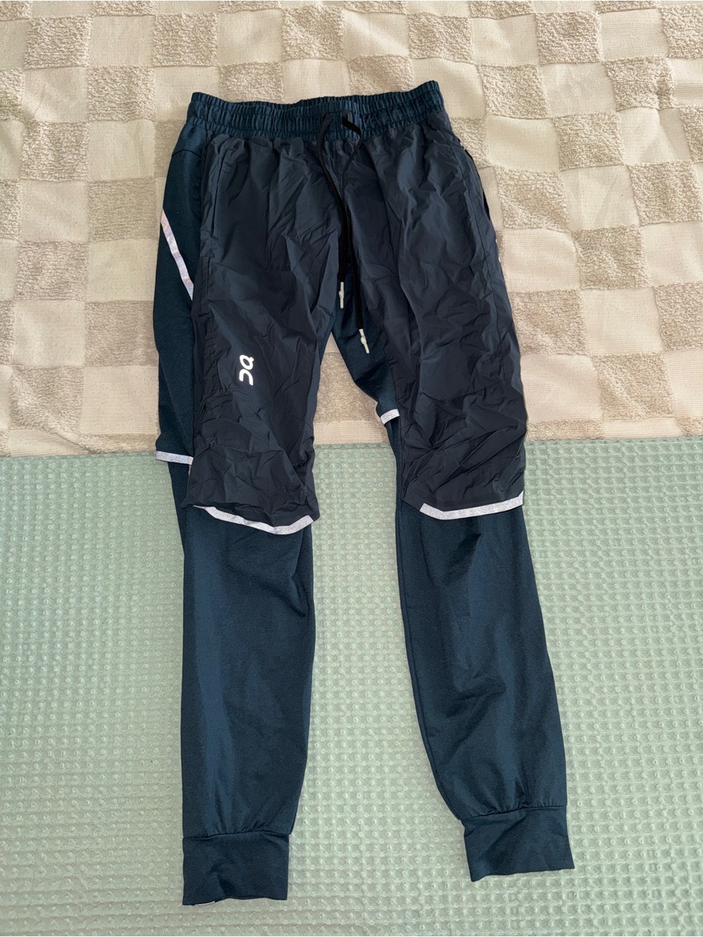 On Running Pants Mens Small Navy Blue Reflective Training Joggers NWOT